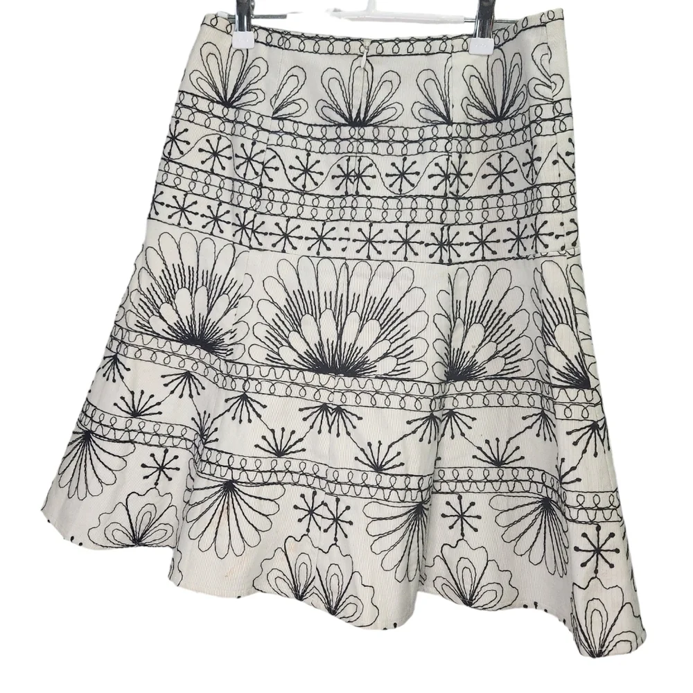 Nanette Lepore Skirt Size 2 Embroidery Stitching Lined Cotton Zip Fit & Flare - Picture 2 of 5